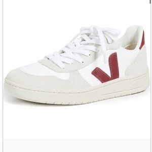 Vejas size 9 women’s